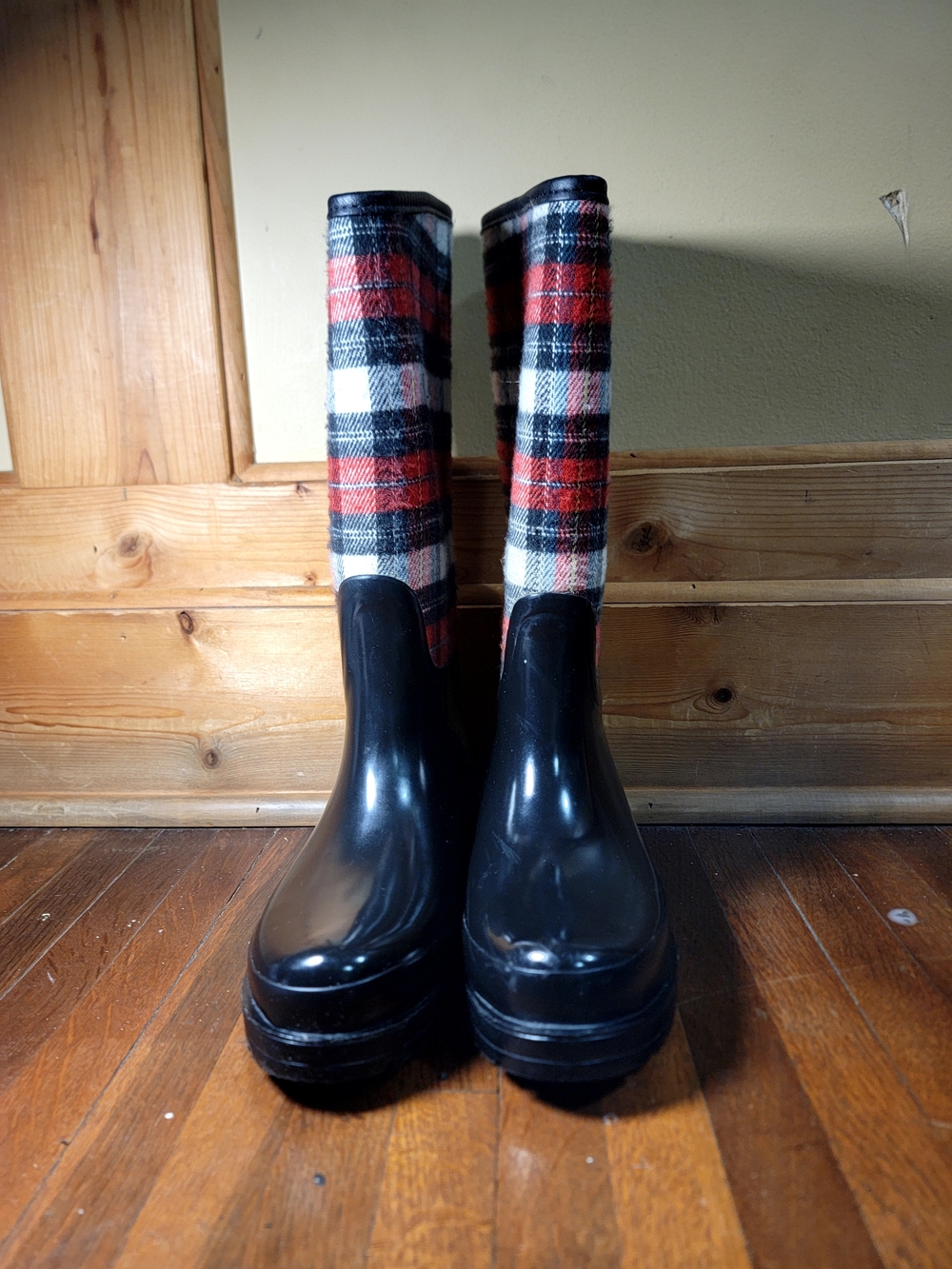 Plaid Shaft Black Rain Boots for Women